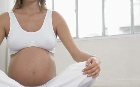 hacer yoga durante el embarazo