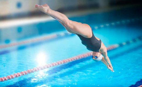 ¿Qué comer antes y después de practicar natación?