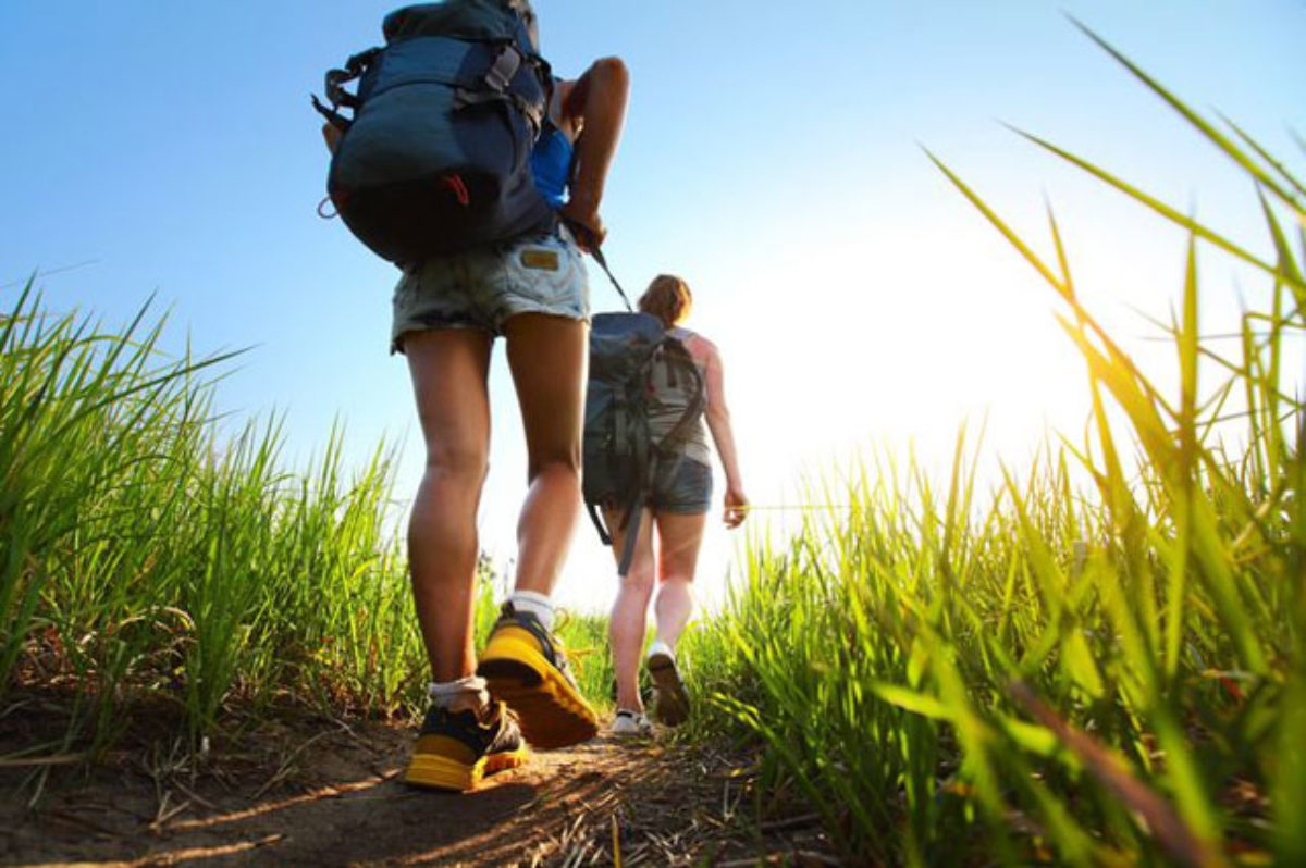 Borradura gas educación Fast hiking: apúntate a la moda del senderismo rápido | Speed hiking