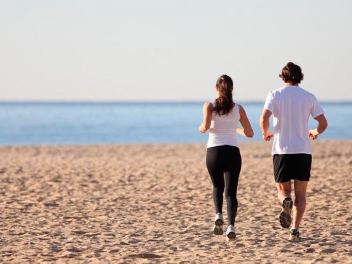 Correr en la playa: con zapatillas? | Salir a correr | Running