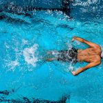 Ejercicios de natación para bajar de peso