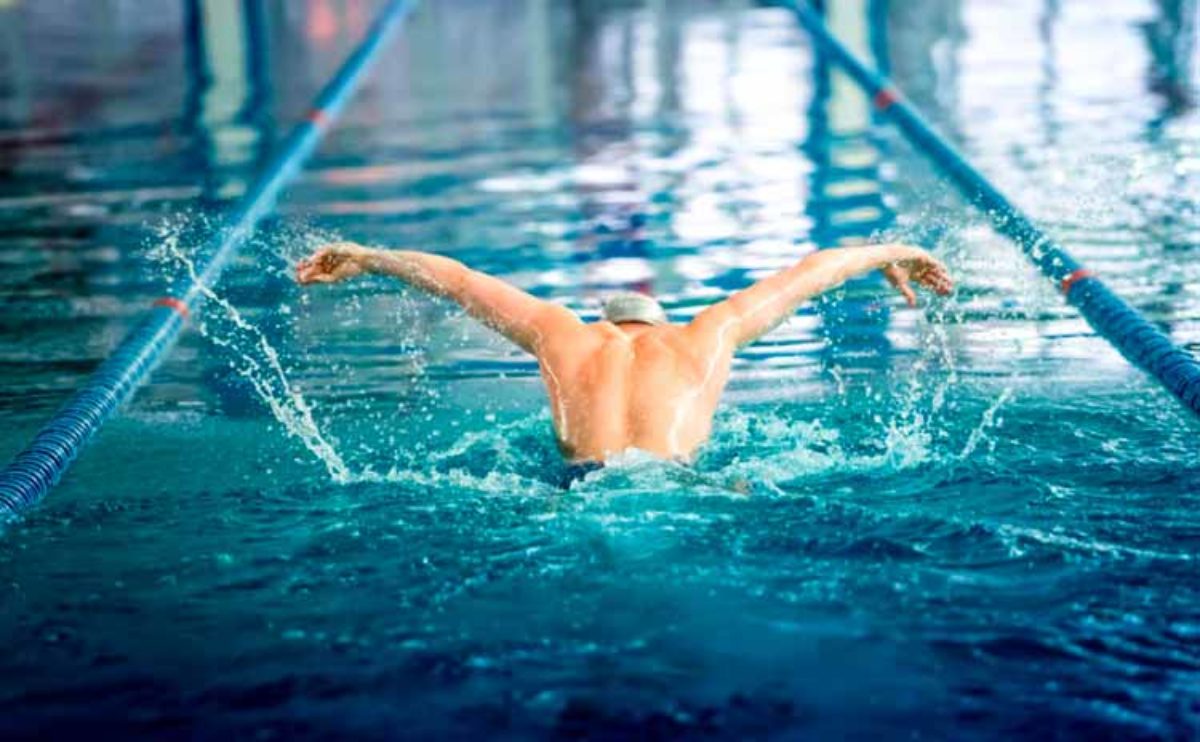 La guía definitiva para ganar músculo con la natación | Tonificar nadando