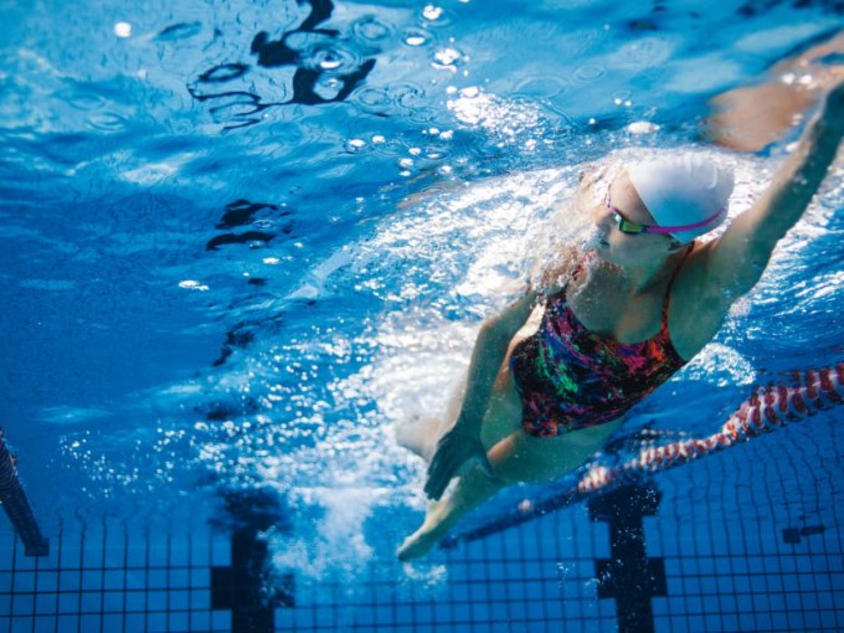 Nadar más rápido: ejercicios y consejos para conseguirlo