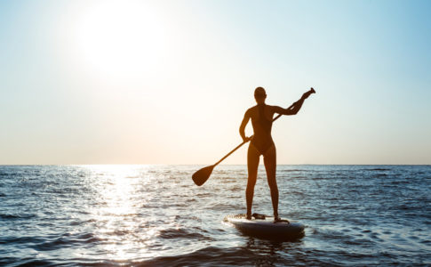 Principales beneficios de practicar paddle surf