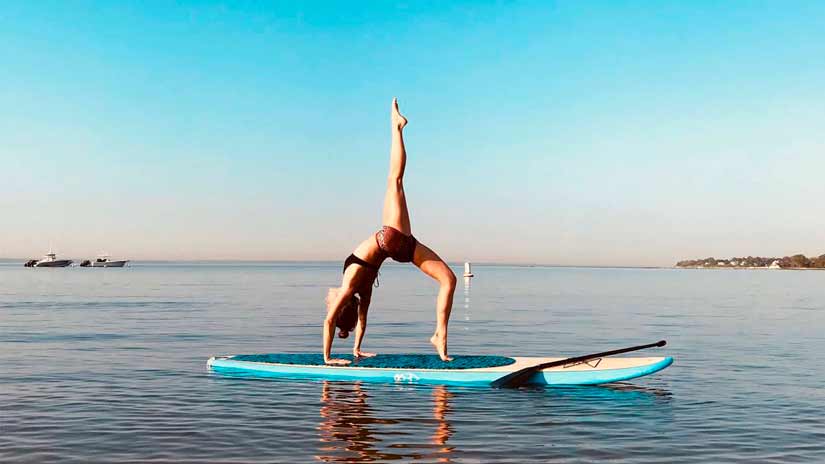 Yoga sobre tabla de Paddle