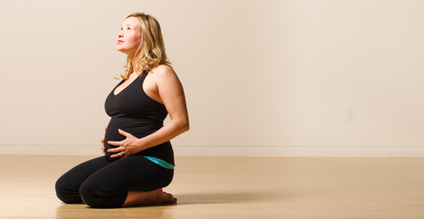 La práctica del yoga en el embarazo y sus precauciones