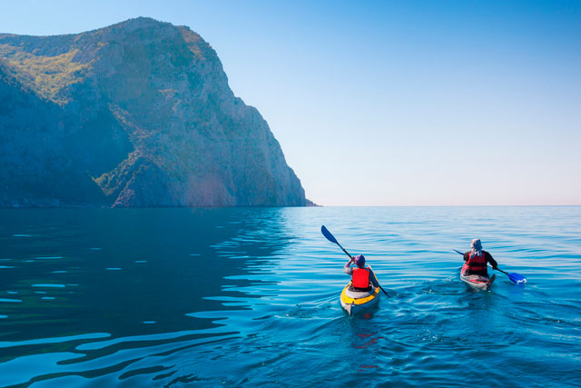 Cómo beneficiarte de navegar con kayak