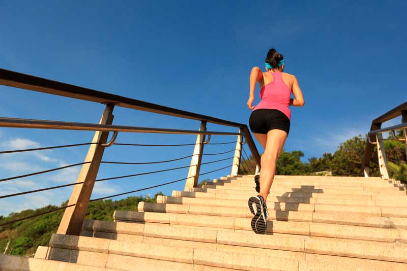 Rutina de ejercicios para entrenar en escaleras