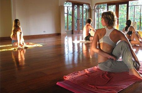 beneficios de bikram yoga