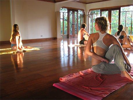 beneficios de bikram yoga
